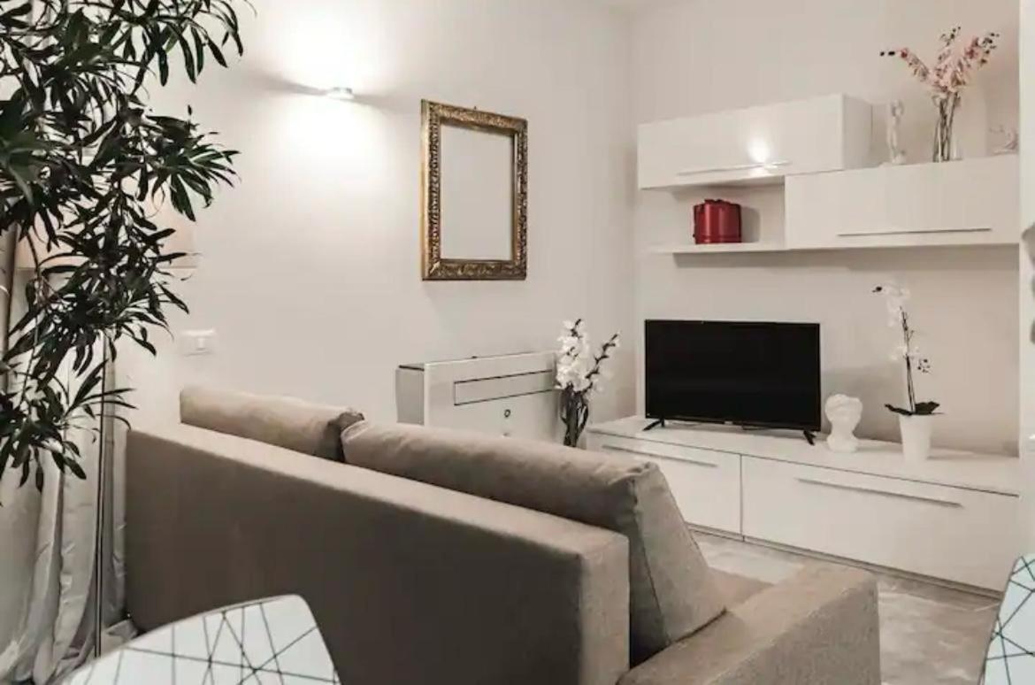 Appartamento Navigli มิลาน ภายนอก รูปภาพ